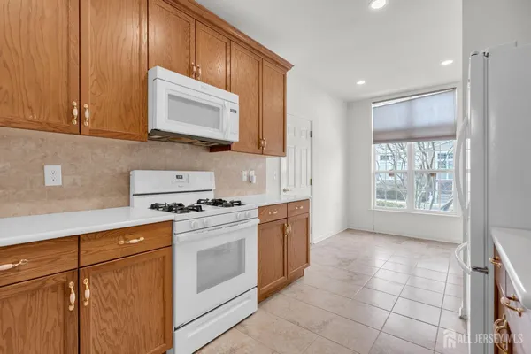 $575,000 | 802 Schindler Drive, Monmouth Junction, NJ 08852