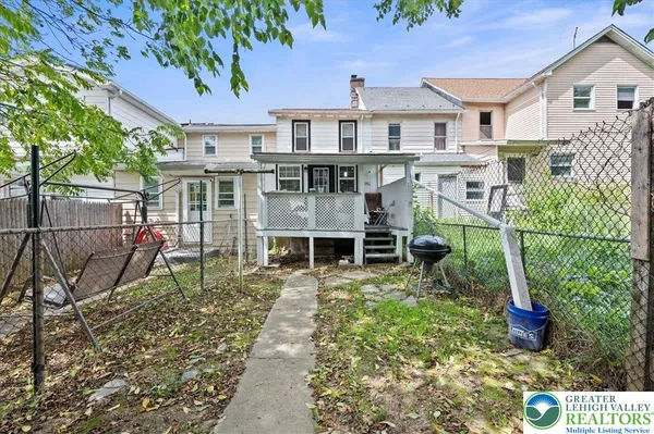 $199,000 | 2672 Levans Road, Coplay, PA 18037