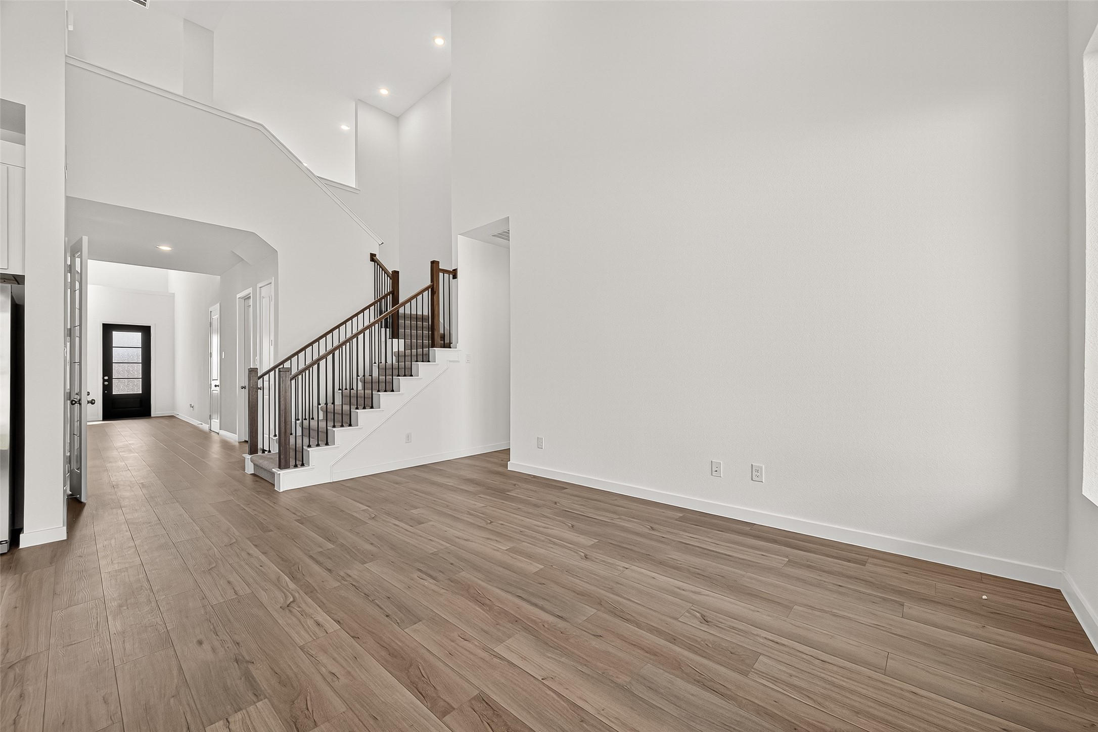 2419 Hazel Berry Street Manvel, TX 77578 - Photo 13 of 50 Living room