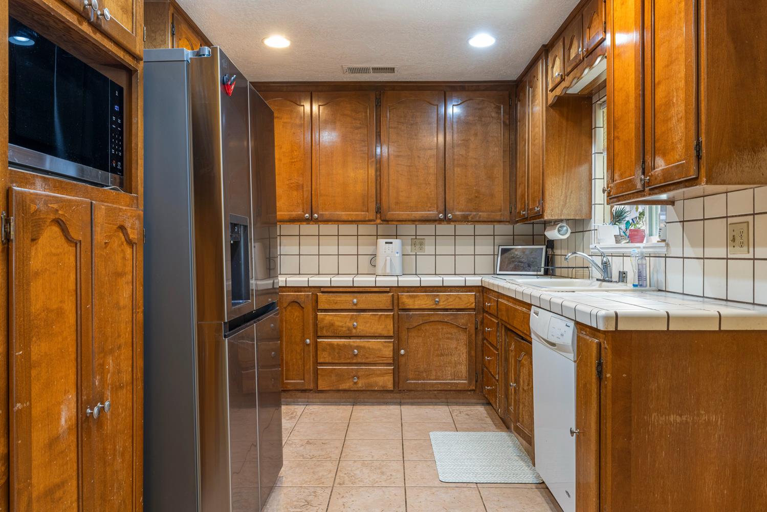 2004 Aloha Way Modesto, CA 95350 - Photo 22 of 44 Gallery Image 22