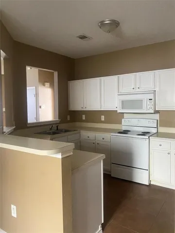 $1,950 | 1133 Southpointe Drive, DeSoto, TX 75115