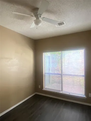 $1,950 | 1133 Southpointe Drive, DeSoto, TX 75115