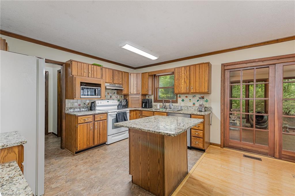 5435 Bunch Road Summerfield, NC 27358 - Photo 12 of 27