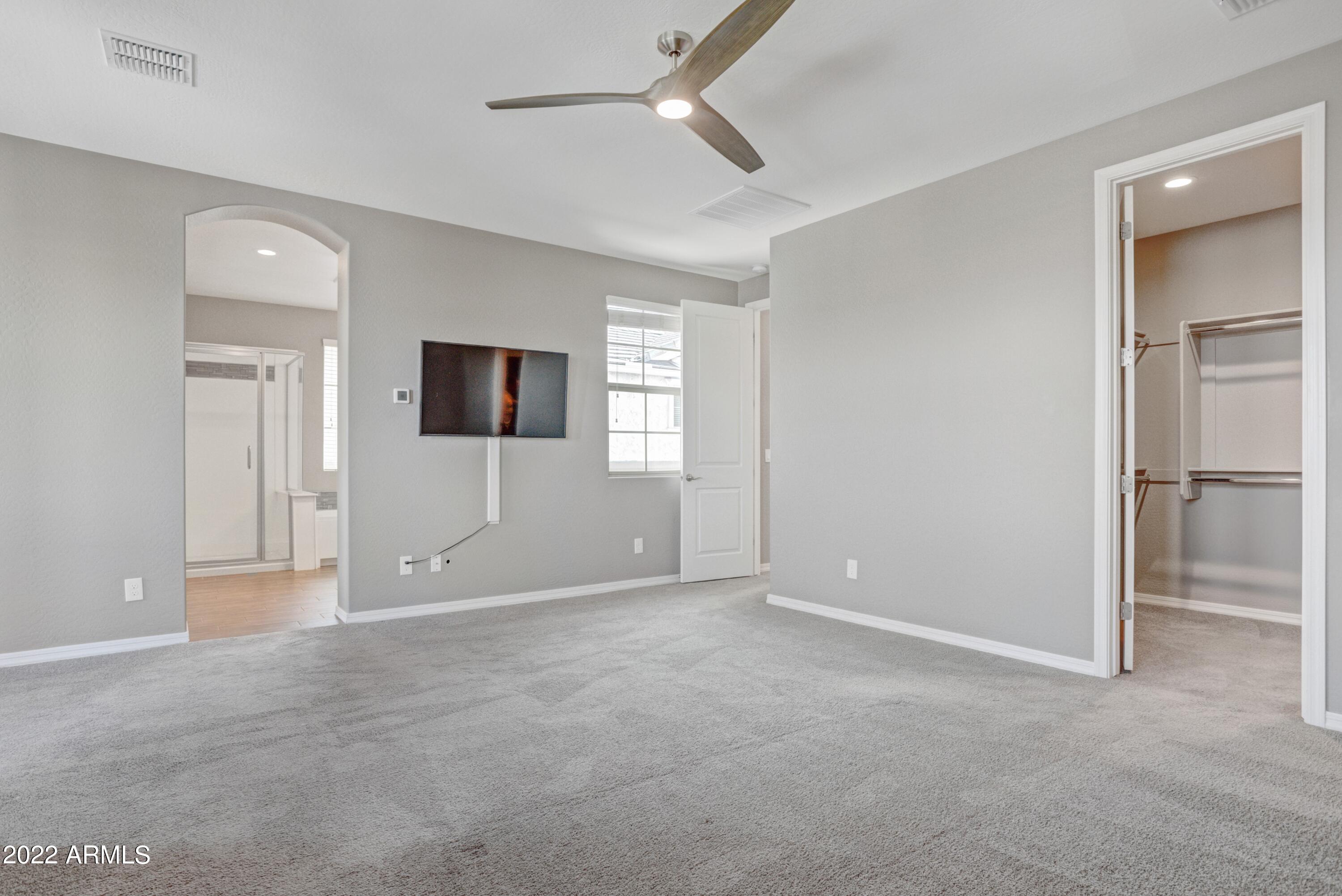 2048 South Agnes Lane Gilbert, AZ 85295 - Photo 12 of 31 Primary Suite