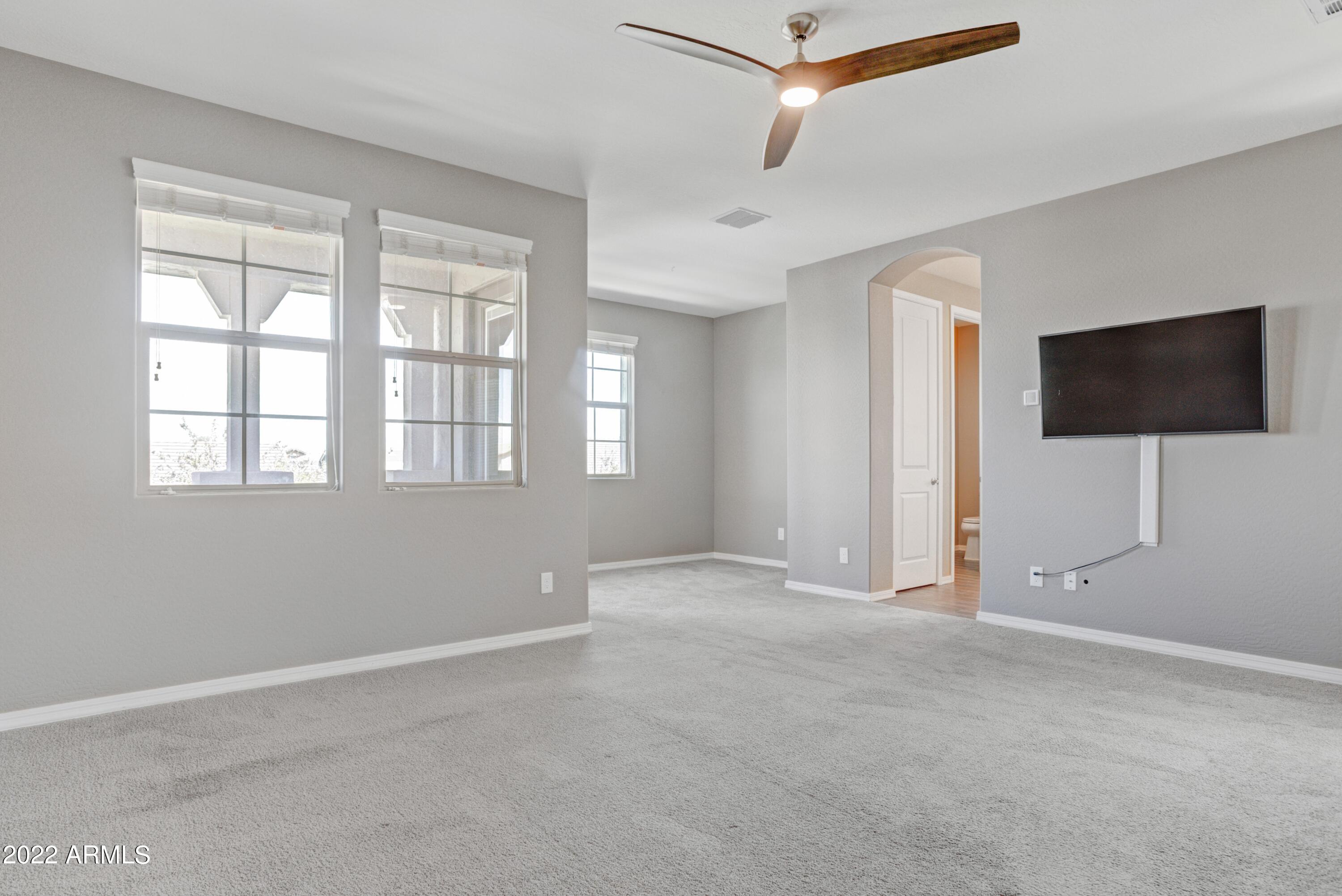 2048 South Agnes Lane Gilbert, AZ 85295 - Photo 9 of 31 Primary Suite