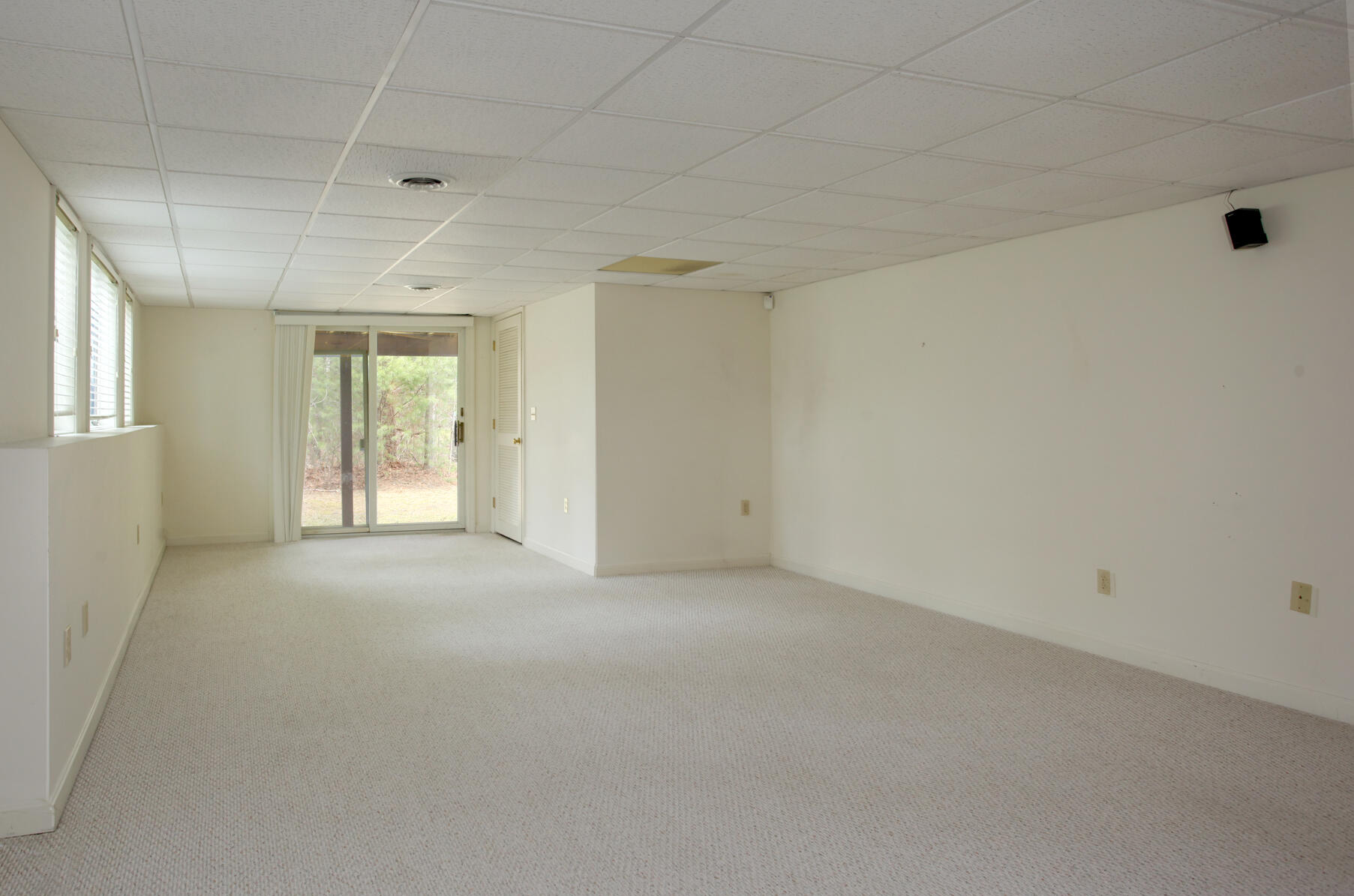 8 Kettle Lane Mashpee, MA 02649 - Photo 22 of 28 an empty room with windows