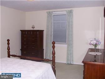 1009 Salem Road Burlington, NJ 08016 - Photo 7 of 12 Bedroom - Main
