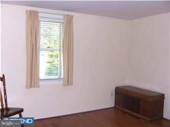 1009 Salem Road Burlington, NJ 08016 - Photo 8 of 12 Bedroom