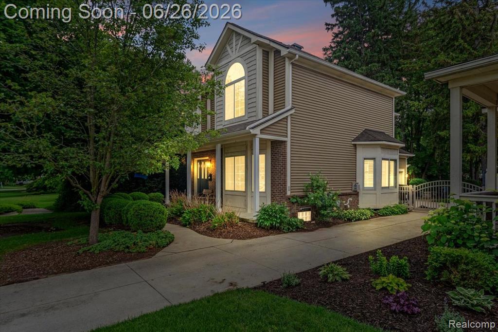 124 Woodside Road Royal Oak, MI 48073 - Photo 2 of 41