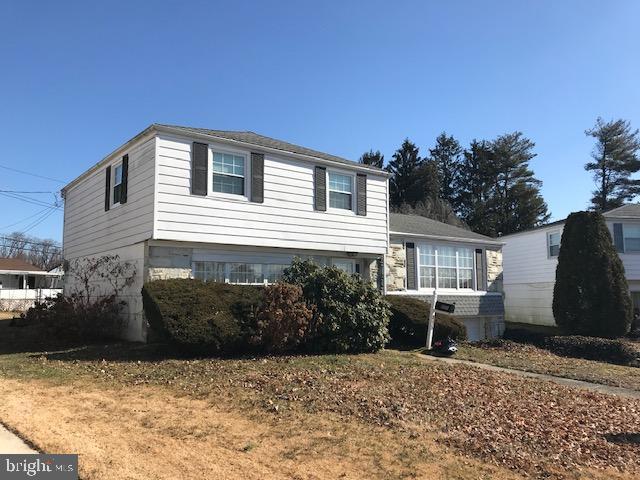 815 Rennard Circle Philadelphia, PA 19116 - Photo 2 of 22 Gallery Image 2