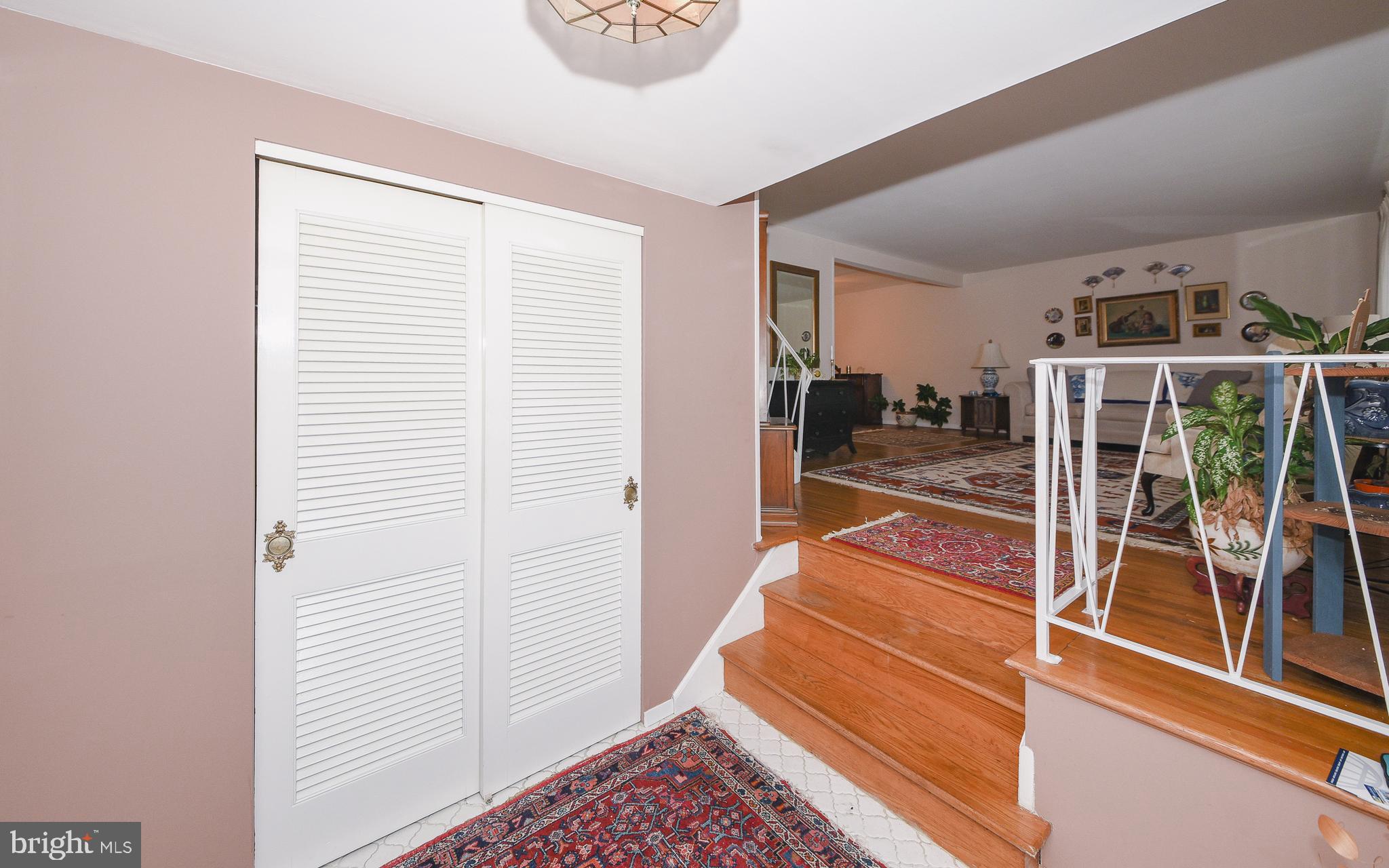815 Rennard Circle Philadelphia, PA 19116 - Photo 4 of 22 Gallery Image 4