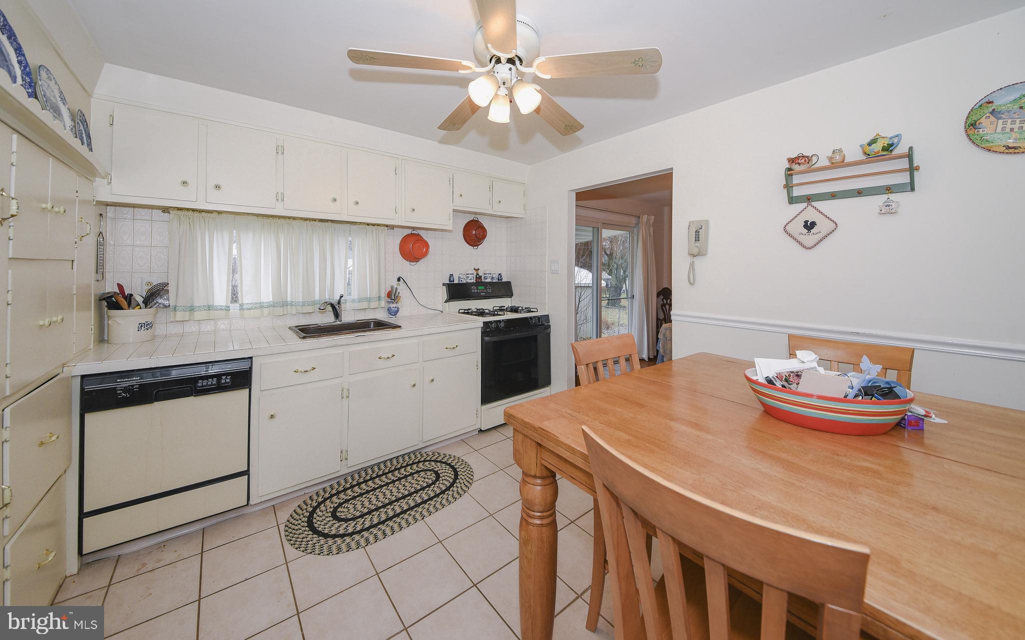 815 Rennard Circle Philadelphia, PA 19116 - Photo 9 of 22 Gallery Image 9