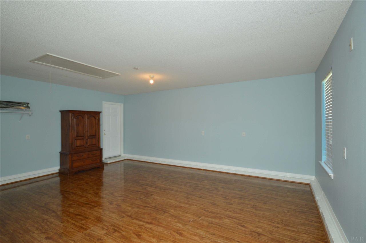7085 Woodside Road Pensacola, FL 32526 - Photo 40 of 47 Gallery Image 40