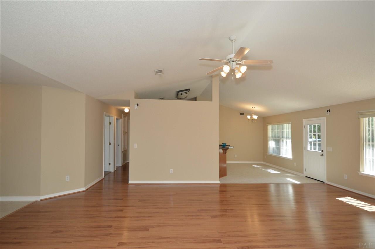 7085 Woodside Road Pensacola, FL 32526 - Photo 8 of 47 Gallery Image 8