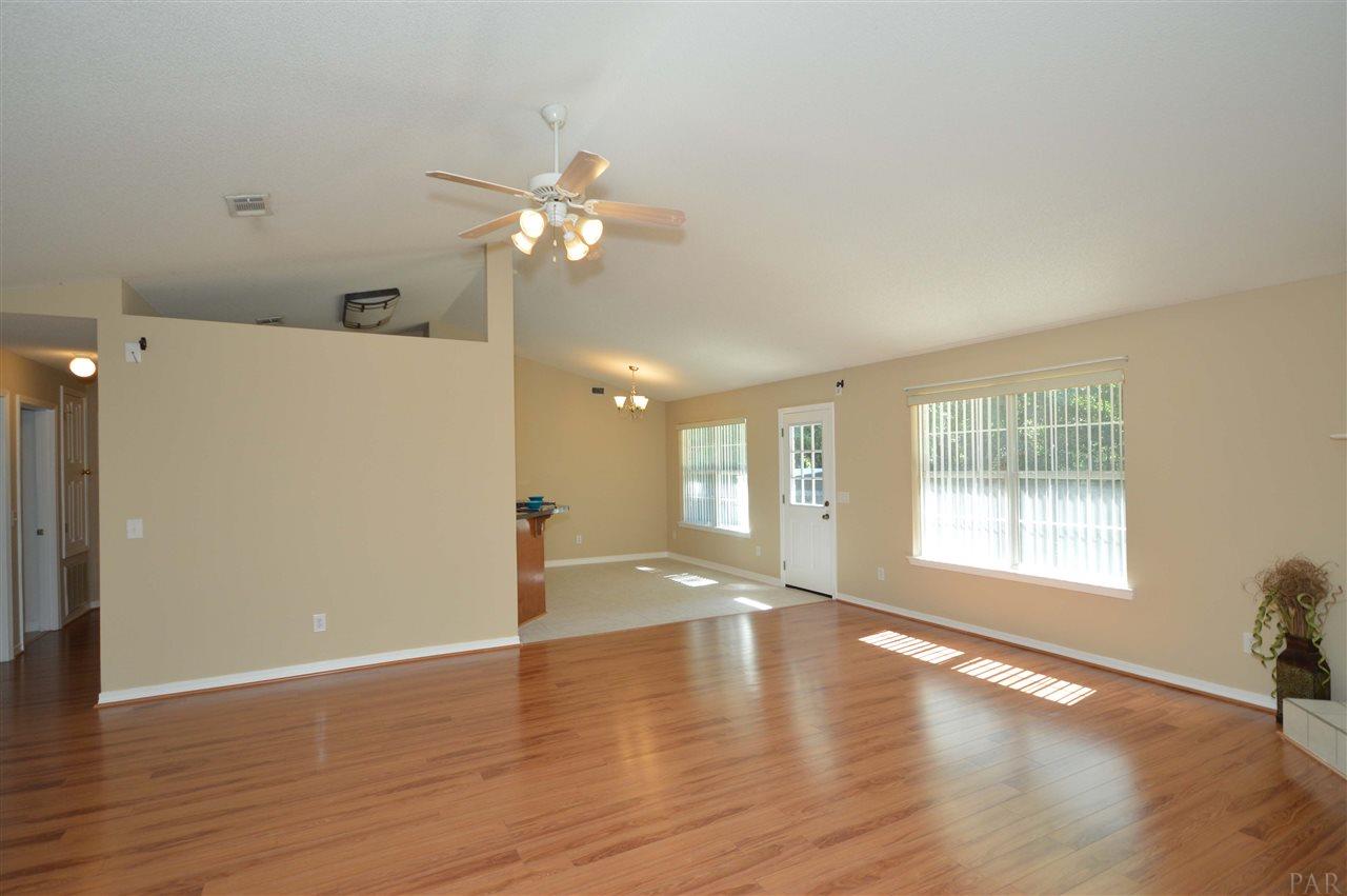 7085 Woodside Road Pensacola, FL 32526 - Photo 9 of 47 Gallery Image 9