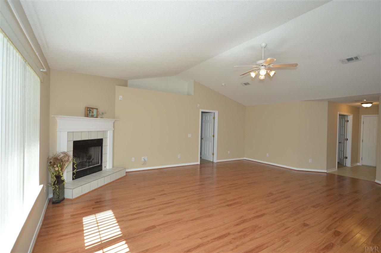 7085 Woodside Road Pensacola, FL 32526 - Photo 10 of 47 Gallery Image 10