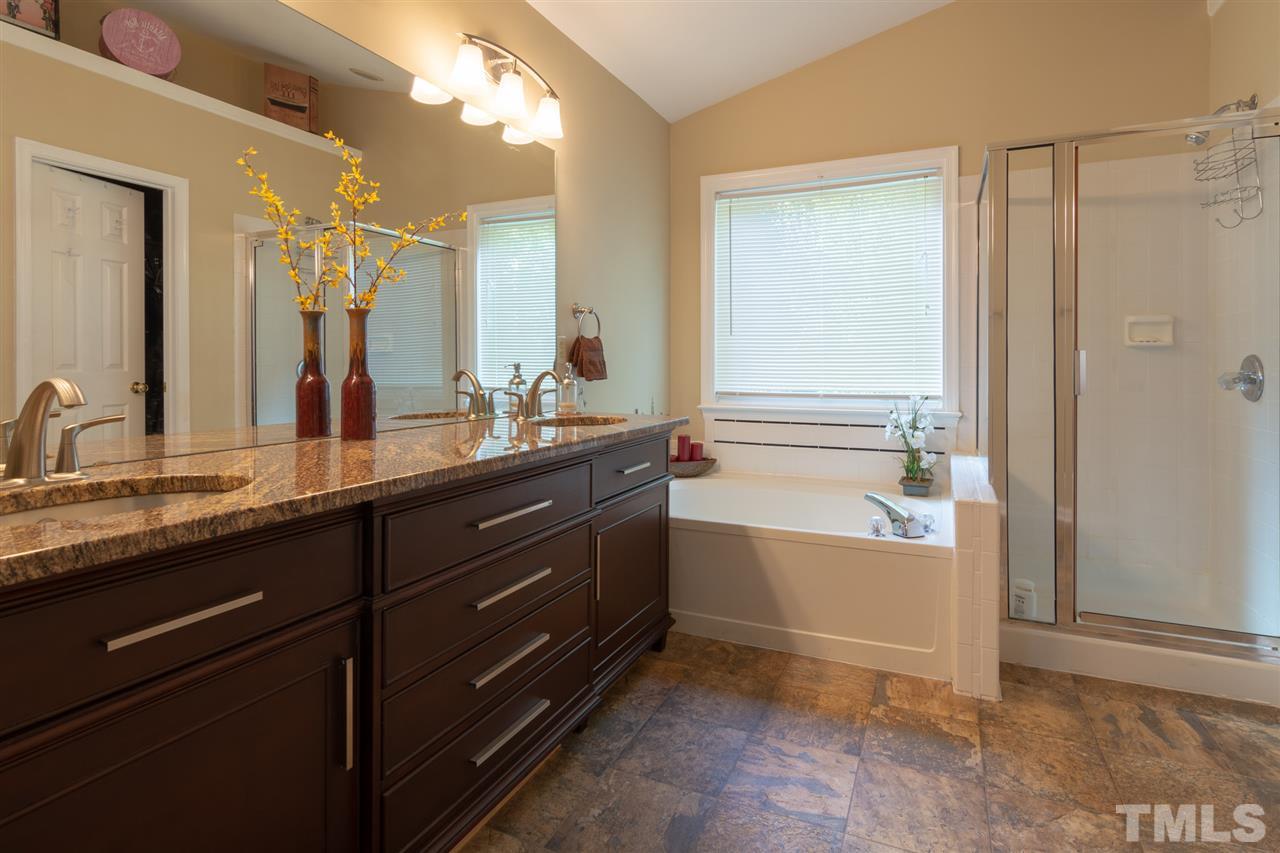 12100 Queensbridge Court Raleigh, NC 27613 - Photo 16 of 21