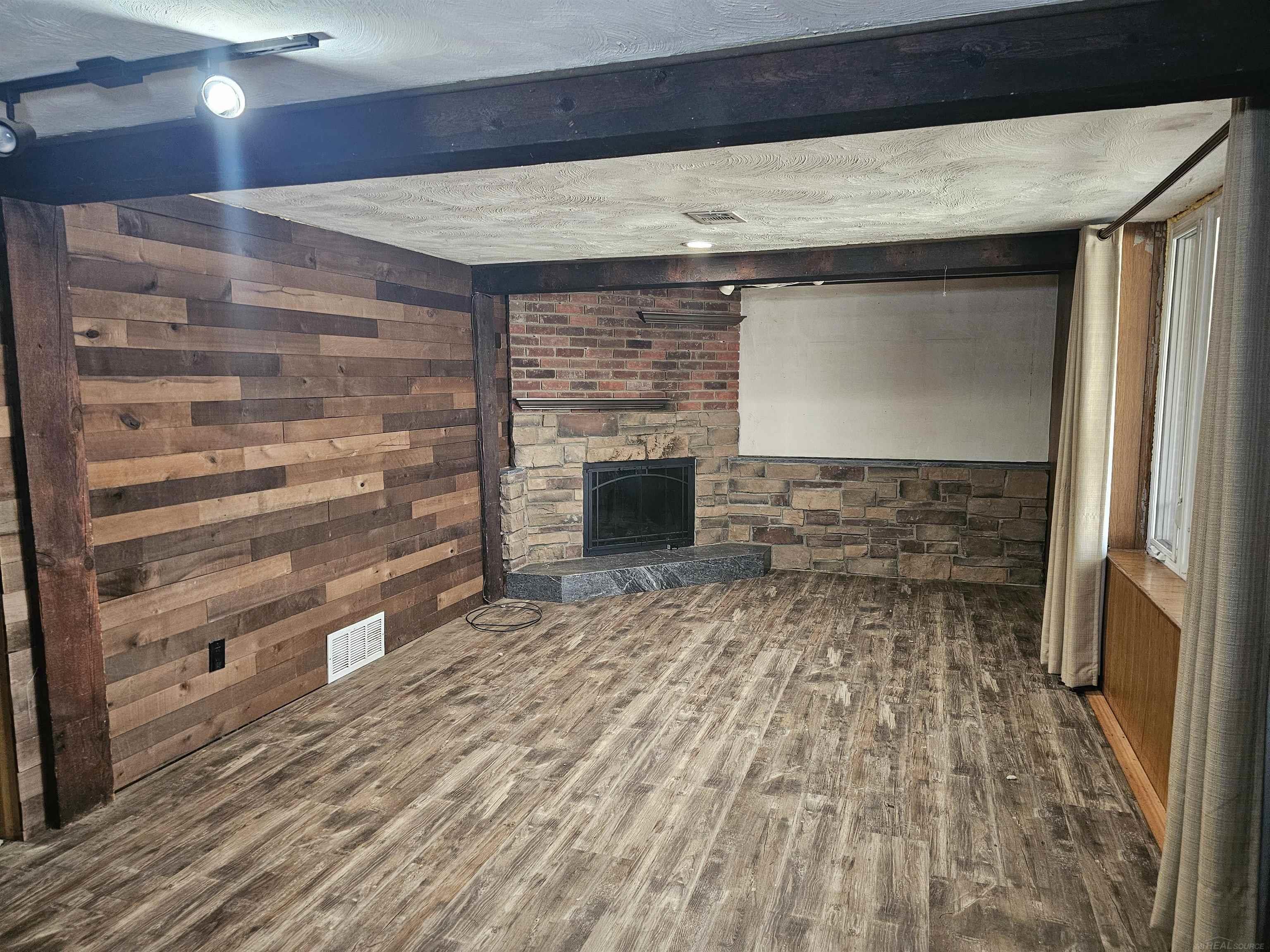 24602 Graham Road Redford, MI 48239 - Photo 27 of 36 Gallery Image 27