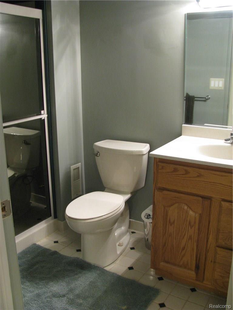 517 Tennyson Rochester, MI 48307 - Photo 37 of 54 1980-01-01 00.19