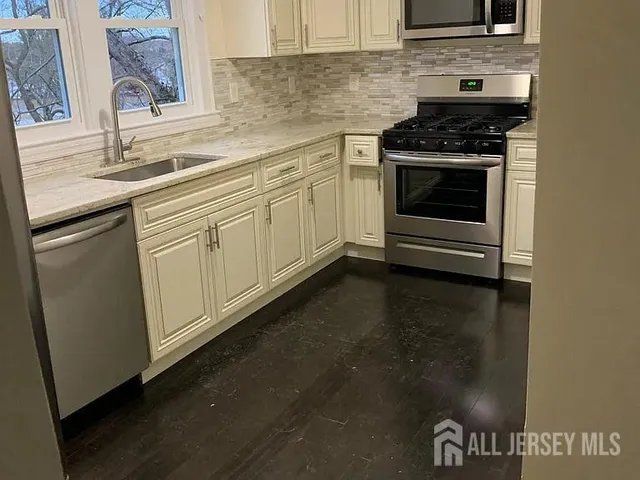 $2,340 | 209 Gatzmer Avenue, Jamesburg, NJ 08831