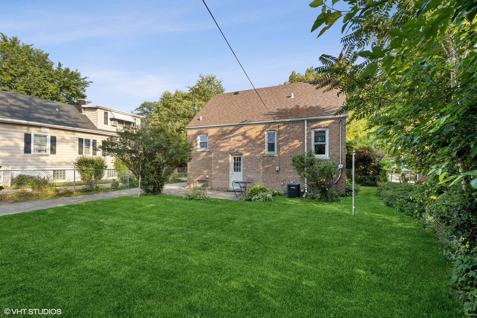 58 Northgate Road Riverside, IL 60546 - Photo 5 of 7 a view of a house with a yard