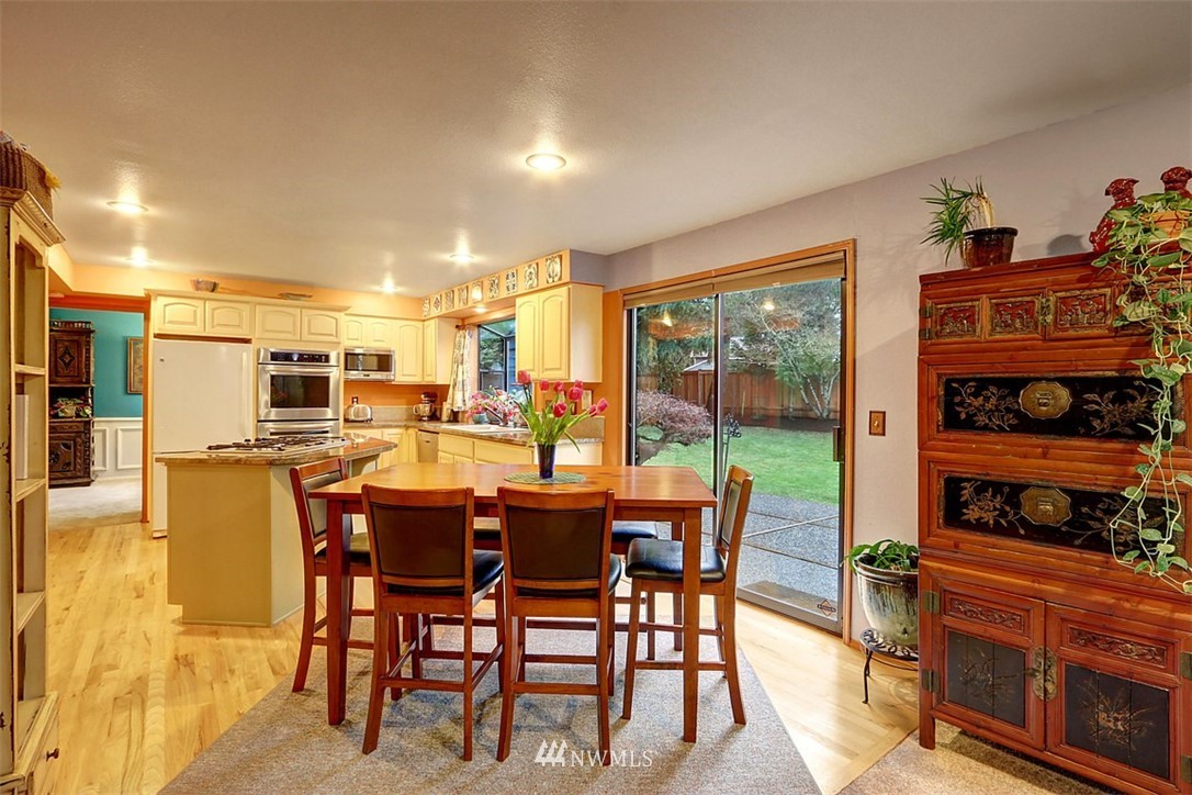 2218 Field Avenue Northeast Renton, WA 98059 - Photo 2 of 25 Gallery Image 2
