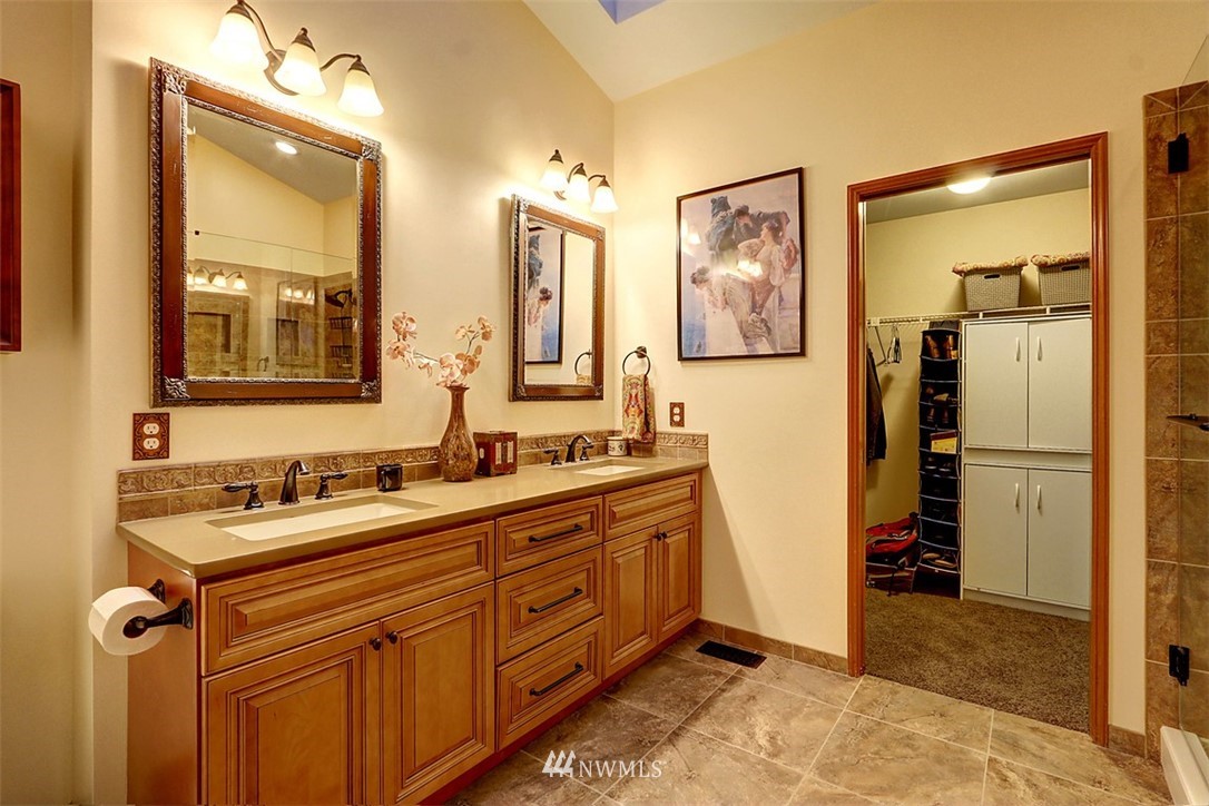 2218 Field Avenue Northeast Renton, WA 98059 - Photo 15 of 25 Gallery Image 15