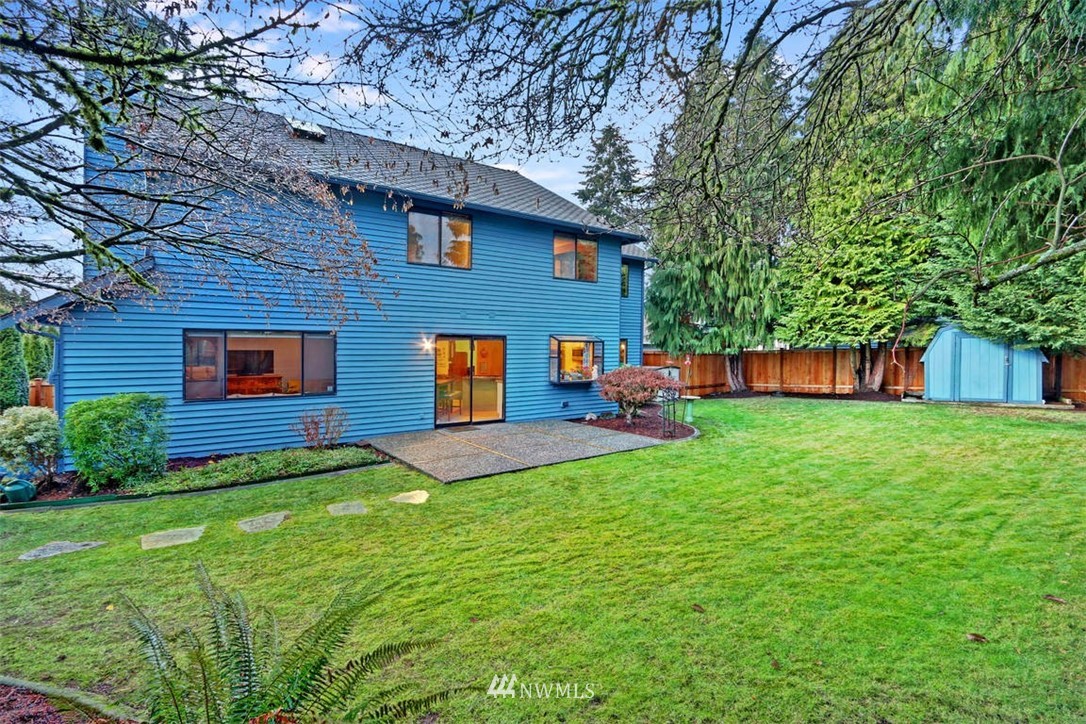 2218 Field Avenue Northeast Renton, WA 98059 - Photo 23 of 25 Gallery Image 23