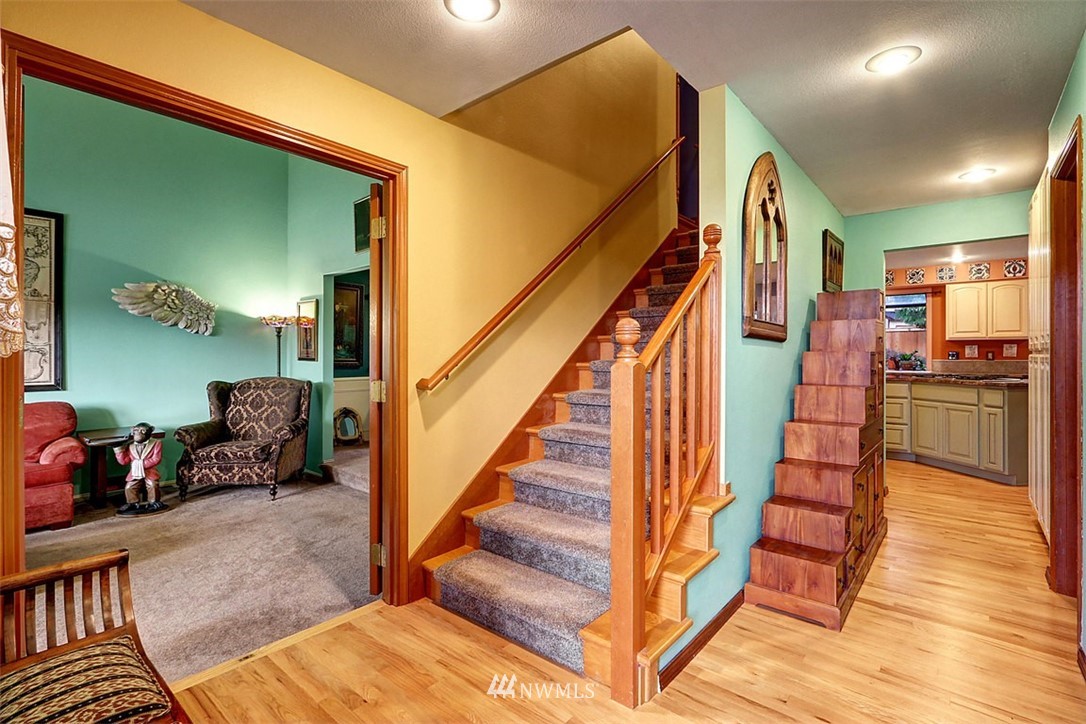 2218 Field Avenue Northeast Renton, WA 98059 - Photo 7 of 25 Gallery Image 7