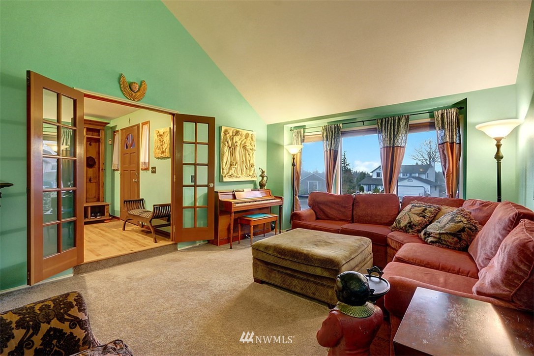 2218 Field Avenue Northeast Renton, WA 98059 - Photo 8 of 25 Gallery Image 8