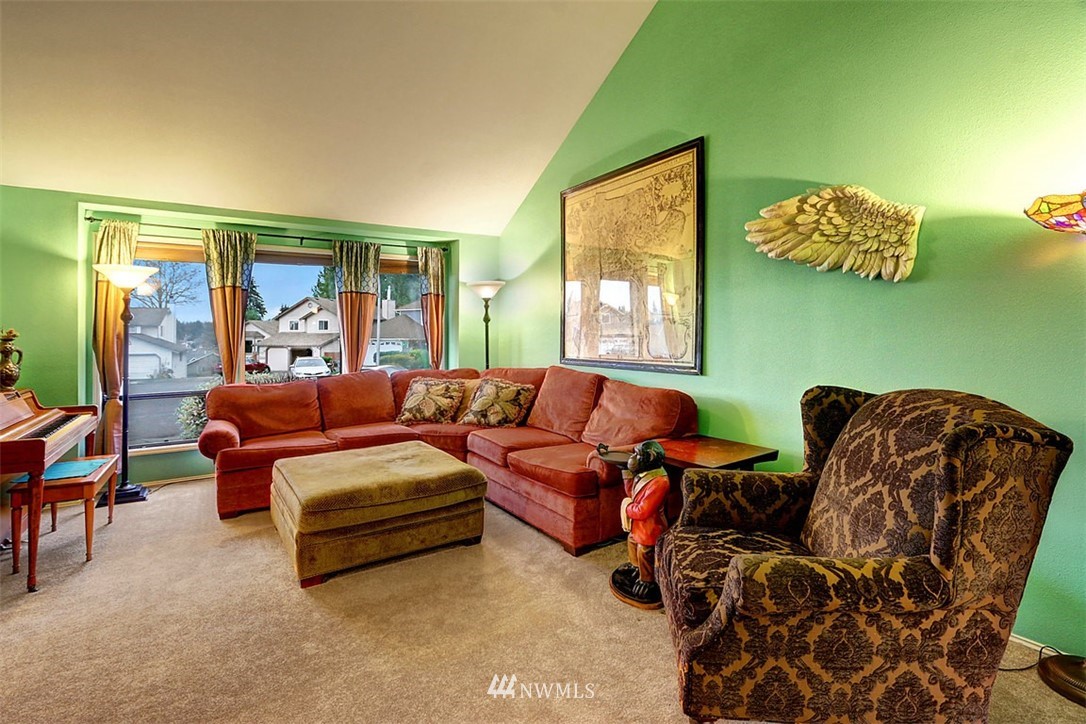 2218 Field Avenue Northeast Renton, WA 98059 - Photo 9 of 25 Gallery Image 9