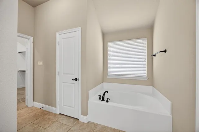 $400,000 | 676 Fossil Wood Drive, Saginaw, TX 76179