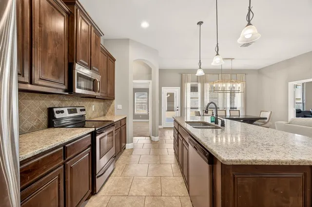 $400,000 | 676 Fossil Wood Drive, Saginaw, TX 76179