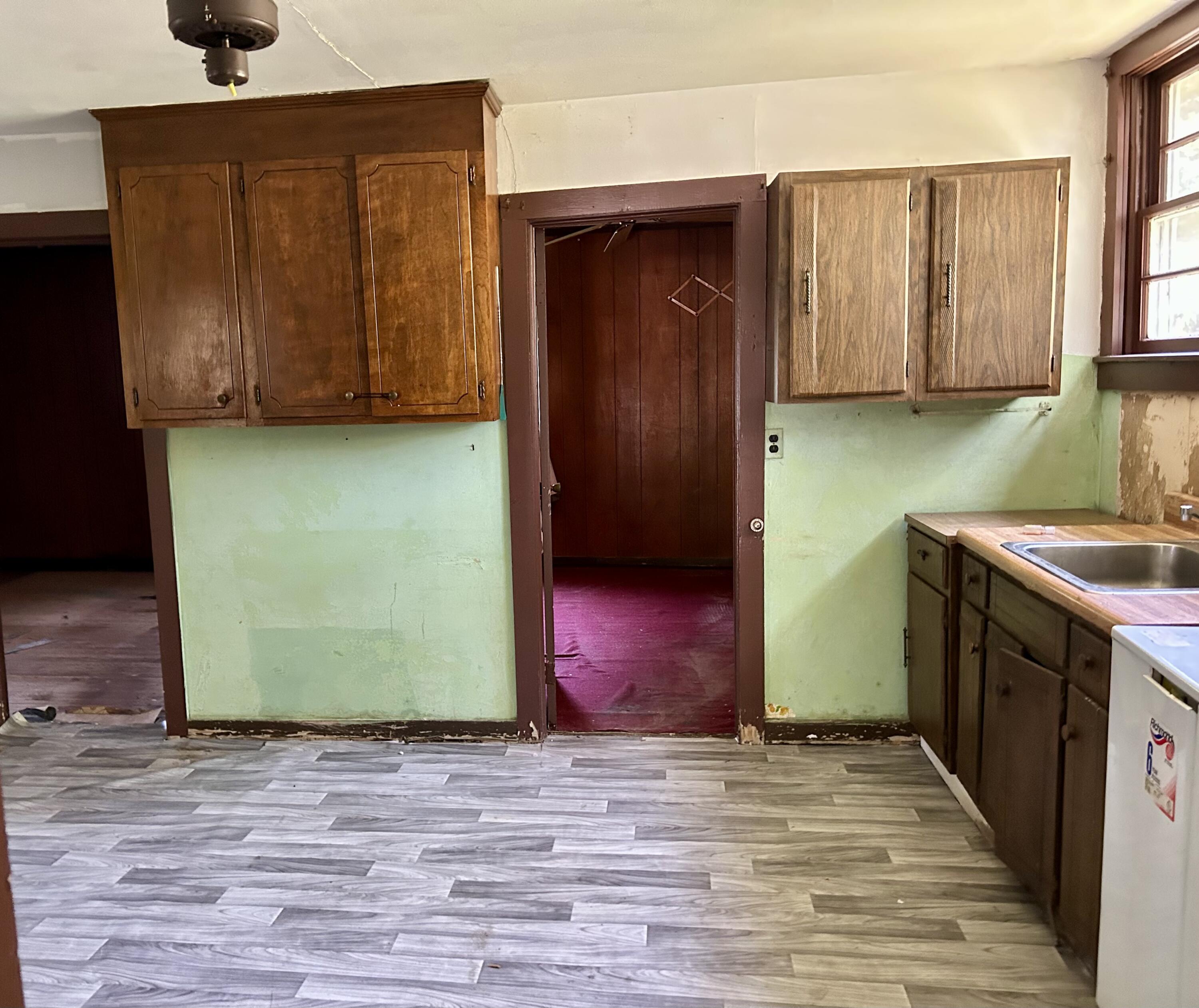 2541 Wecco Street North Charleston, SC 29405 - Photo 5 of 19 Kitchen