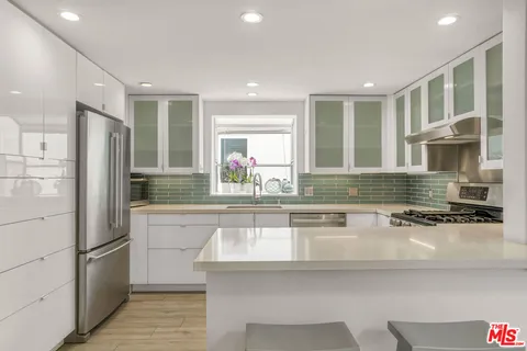 $8,350 | 115 Galleon Street, Unit A, Marina del Rey, CA 90292