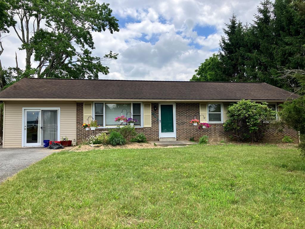 446 Co Rte 19/15 Daniels, WV 25832 - Photo 1 of 18 Main View