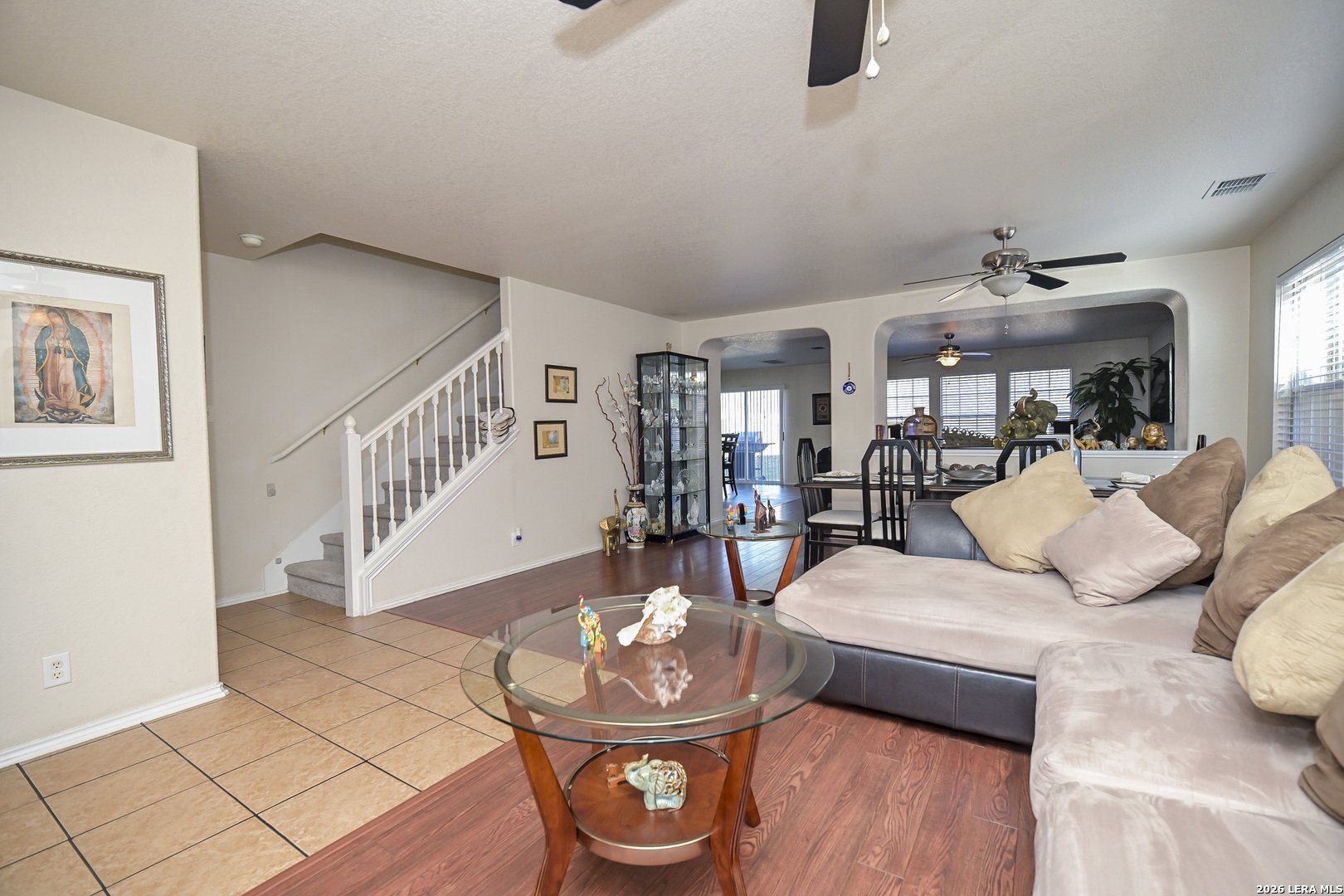 7207 Avery Road Live Oak, TX 78233 - Photo 9 of 42 a living room with furniture and a table