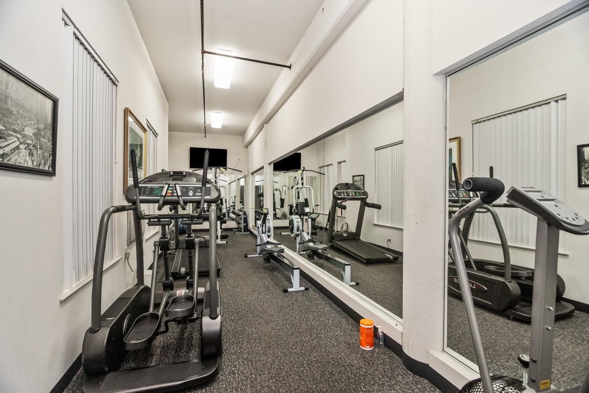 1415 Sherman Avenue, Unit 207 Evanston, IL 60201 - Photo 21 of 25 a view of a room with gym equipment