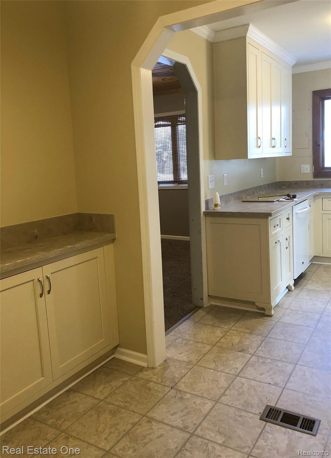 7194 Aspen Road Lexington, MI 48450 - Photo 9 of 19 kit2.jpg