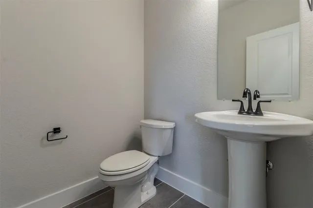 $2,800 | 2257 Vista Way, Waxahachie, TX 75165