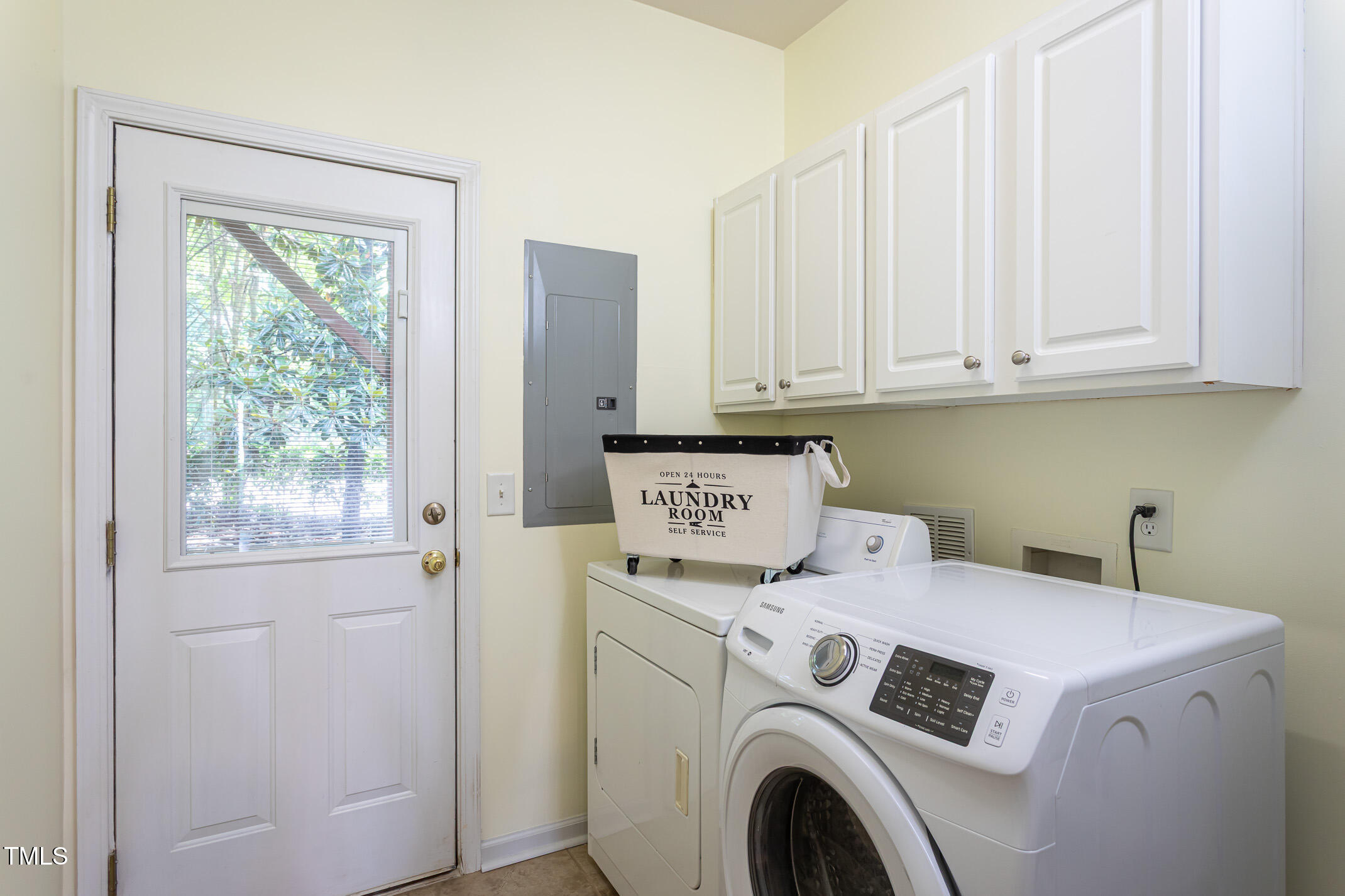 7244 Galon Glen Road Raleigh, NC 27613 - Photo 4 of 38 First Level: Laundry Room