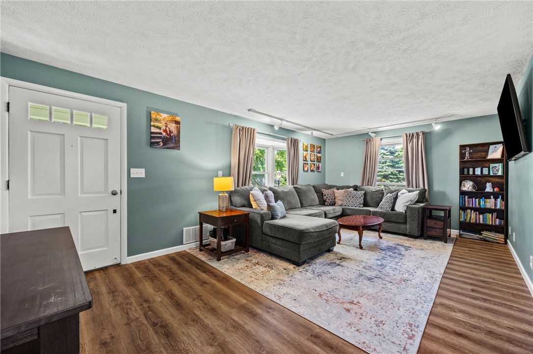 390 Dellwood Road Greece, NY 14616 - Photo 5 of 50