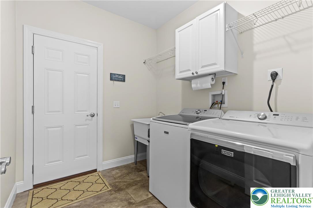 113 Ashview Court Nazareth, PA 18064 - Photo 20 of 41 a utility room with dryer and washer