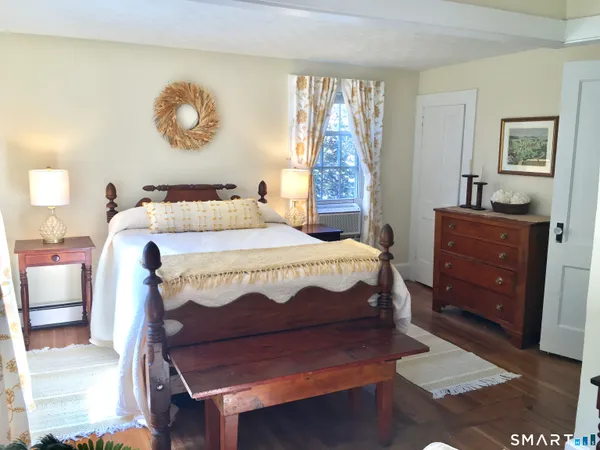 $299,000 | 10 Woods Lane, Simsbury, CT 06070