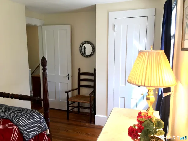 $299,000 | 10 Woods Lane, Simsbury, CT 06070