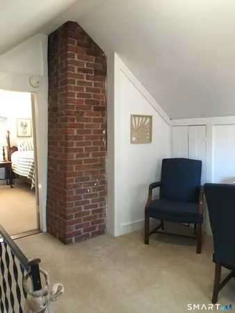 $299,000 | 10 Woods Lane, Simsbury, CT 06070