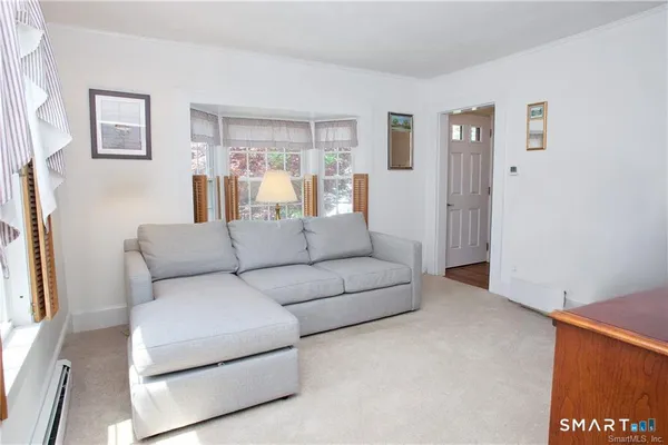 $299,000 | 10 Woods Lane, Simsbury, CT 06070