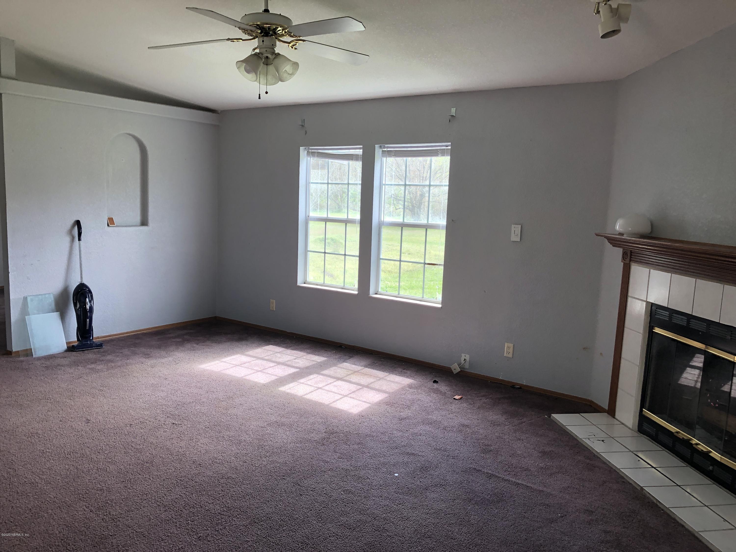 7952 Plummer Road Jacksonville, FL 32219 - Photo 8 of 25 Living Room