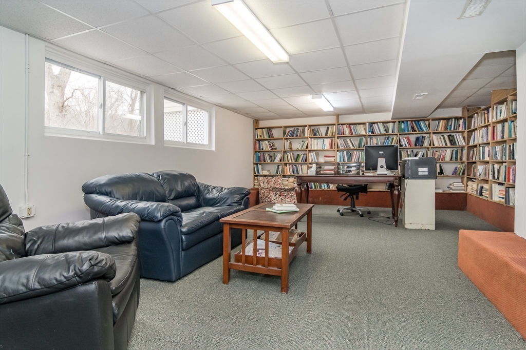 65 Riverview Circle Wayland, MA 01778 - Photo 18 of 22