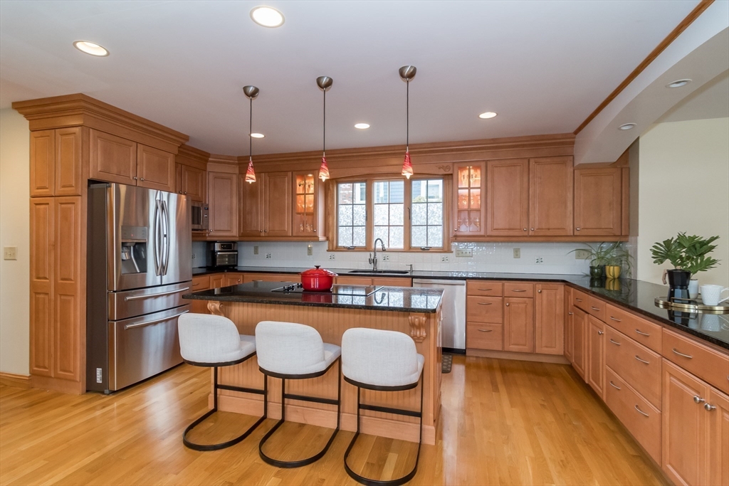 65 Riverview Circle Wayland, MA 01778 - Photo 4 of 22